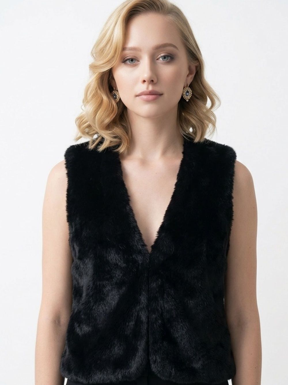 BCBGENERATION | Faux Fur Black Vest Size X-Small
